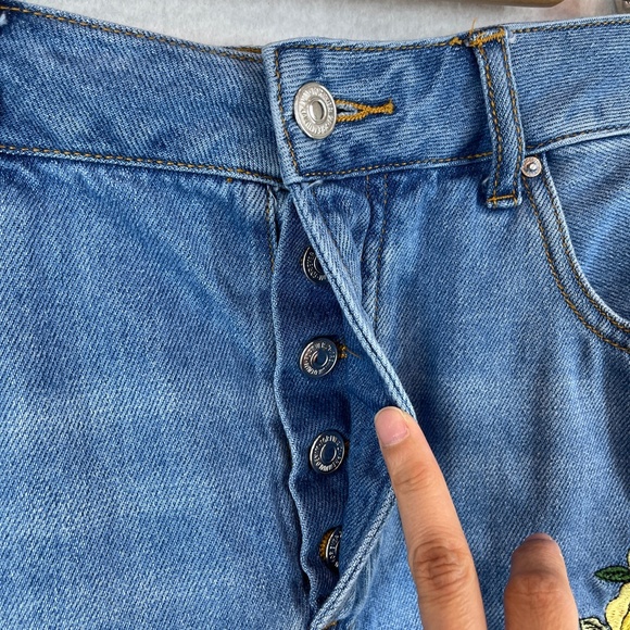 Forever 21 Floral Embroidered Denim Mini Skirt Blue Button Fly Size 30 - Picture 4 of 10